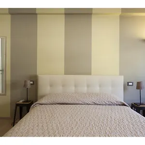 https://alexs-guest-house.it-romehotels.com